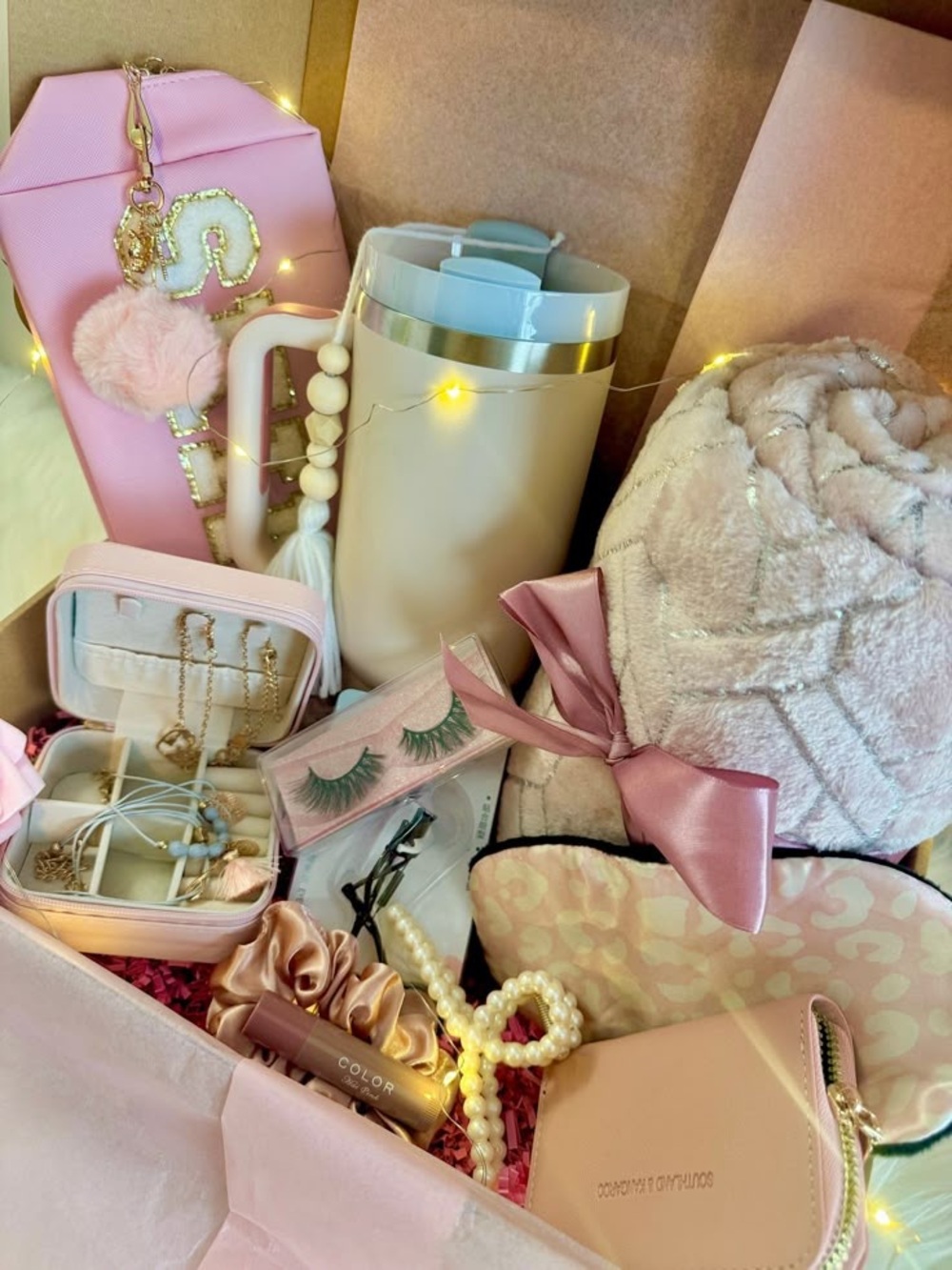 Cozy girl Mystery surprise Makeup / accessories/ jewelry/ skincare / body / bath